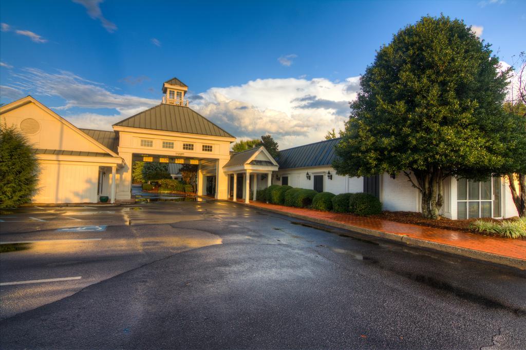 Phoenix Inn Of Greenville Extérieur photo